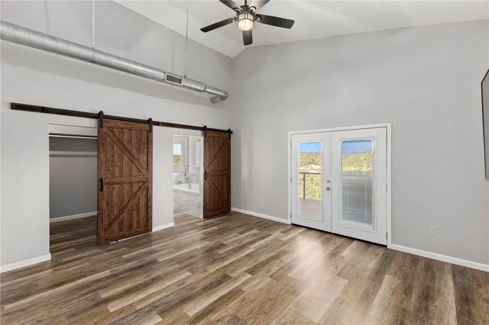 1016 Blue Bill Cove Lakehills, TX 78063