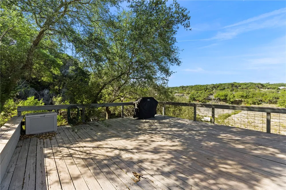 1016 Blue Bill Cove Lakehills, TX 78063