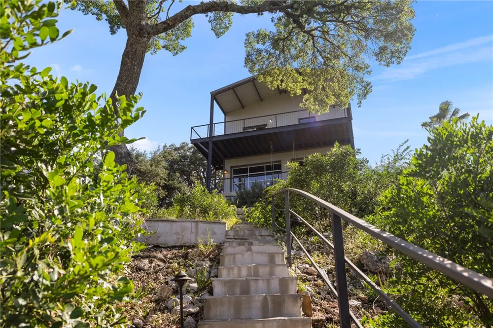 1016 Blue Bill Cove Lakehills, TX 78063
