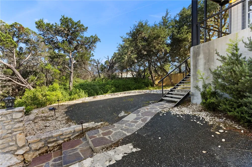 1016 Blue Bill Cove Lakehills, TX 78063