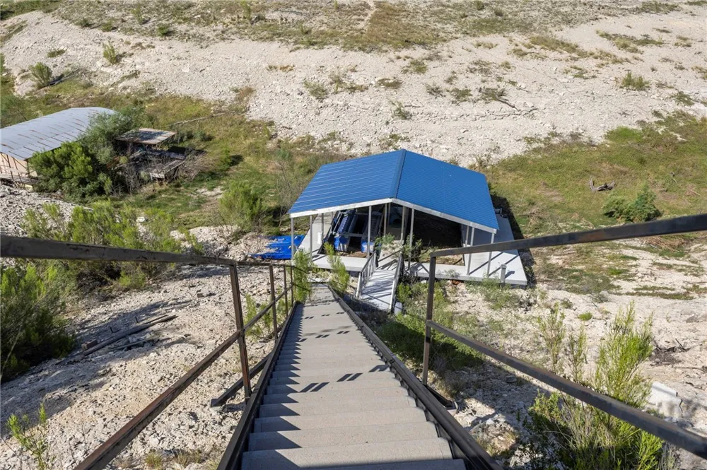 1016 Blue Bill Cove Lakehills, TX 78063