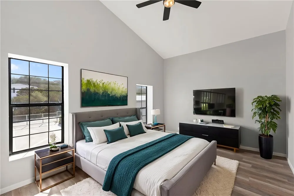 1016 Blue Bill Cove Lakehills, TX 78063