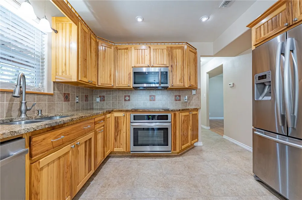 3006 Penoak Avenue Ingleside, TX 78362