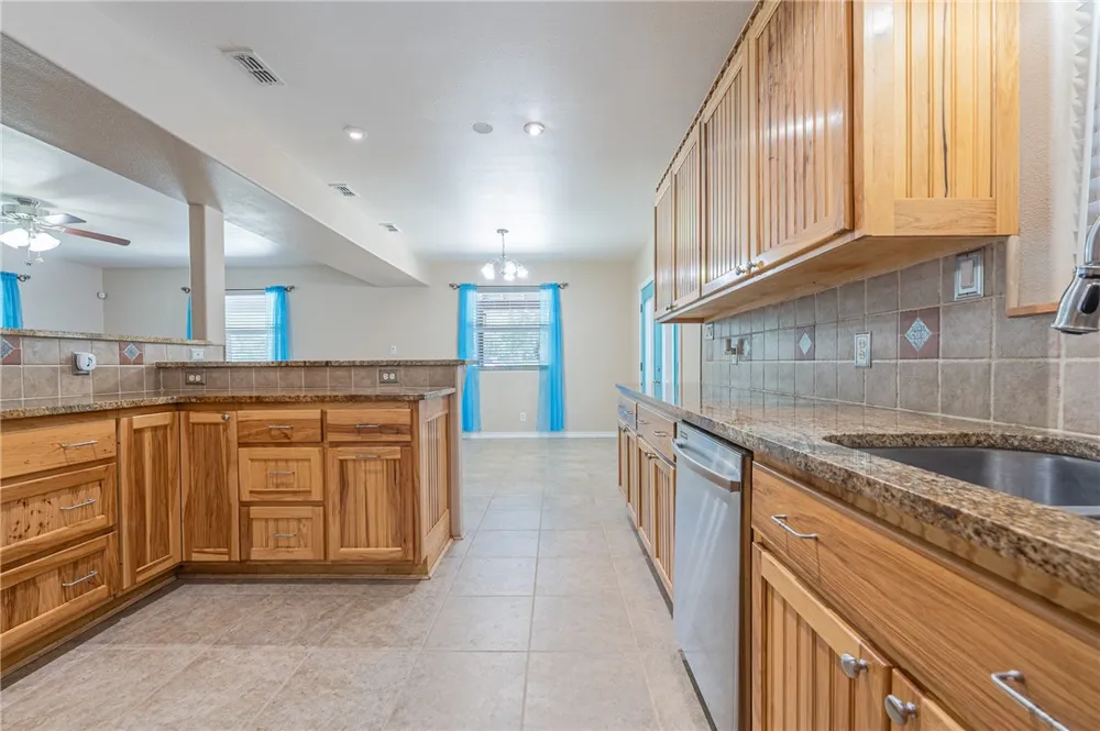 3006 Penoak Avenue Ingleside, TX 78362