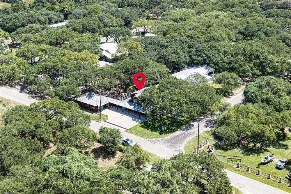 3006 Penoak Avenue Ingleside, TX 78362