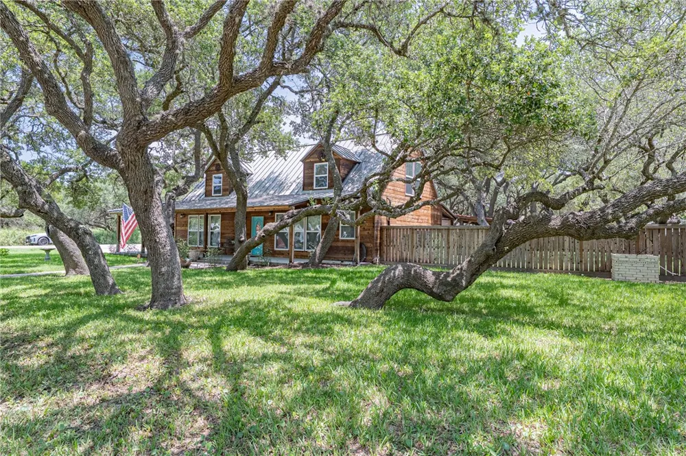 3006 Penoak Avenue Ingleside, TX 78362