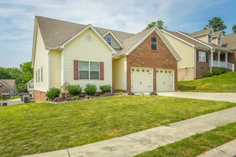 878 Windrush Loop
