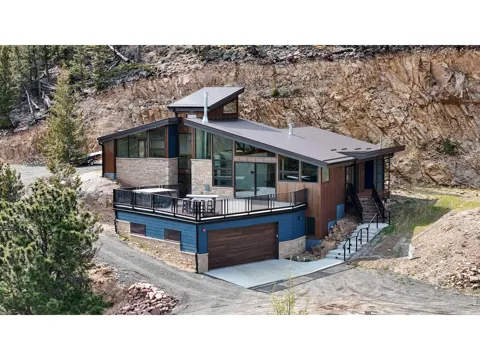 1440 Hummingbird Drive