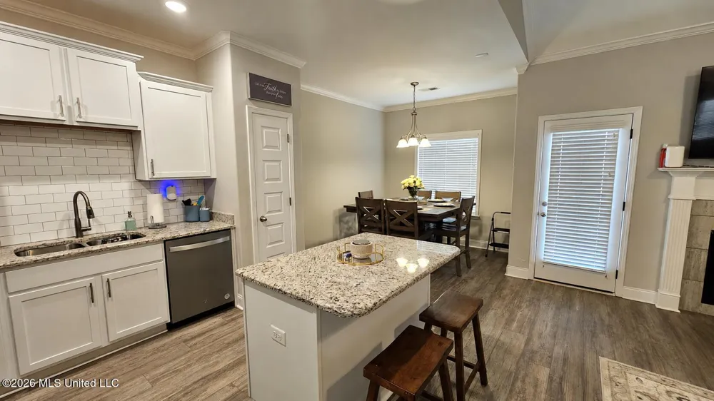 1932 Ava Drive Nesbit, MS 38651