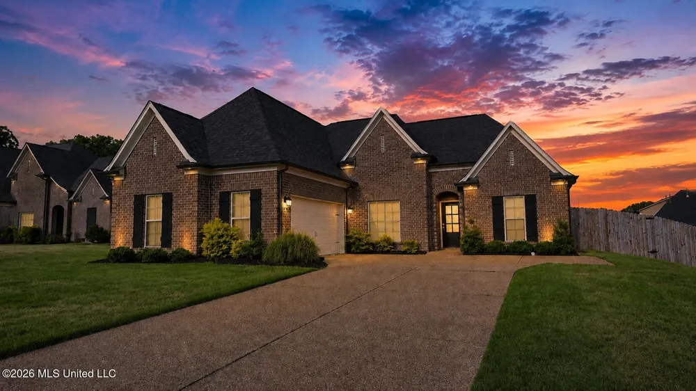 1932 Ava Drive Nesbit, MS 38651