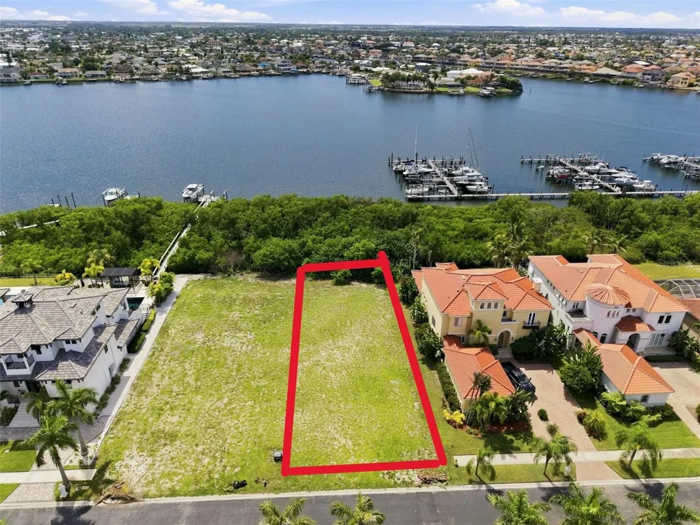6111 LAGOMAR LANE Apollo Beach, FL 33572