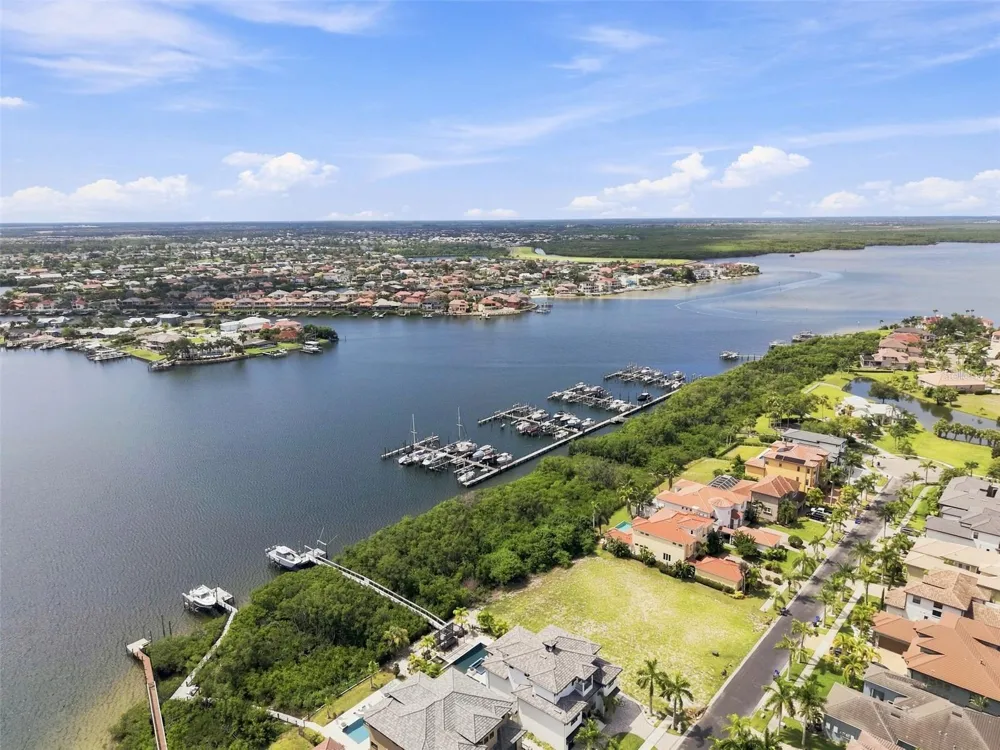 6111 LAGOMAR LANE Apollo Beach, FL 33572