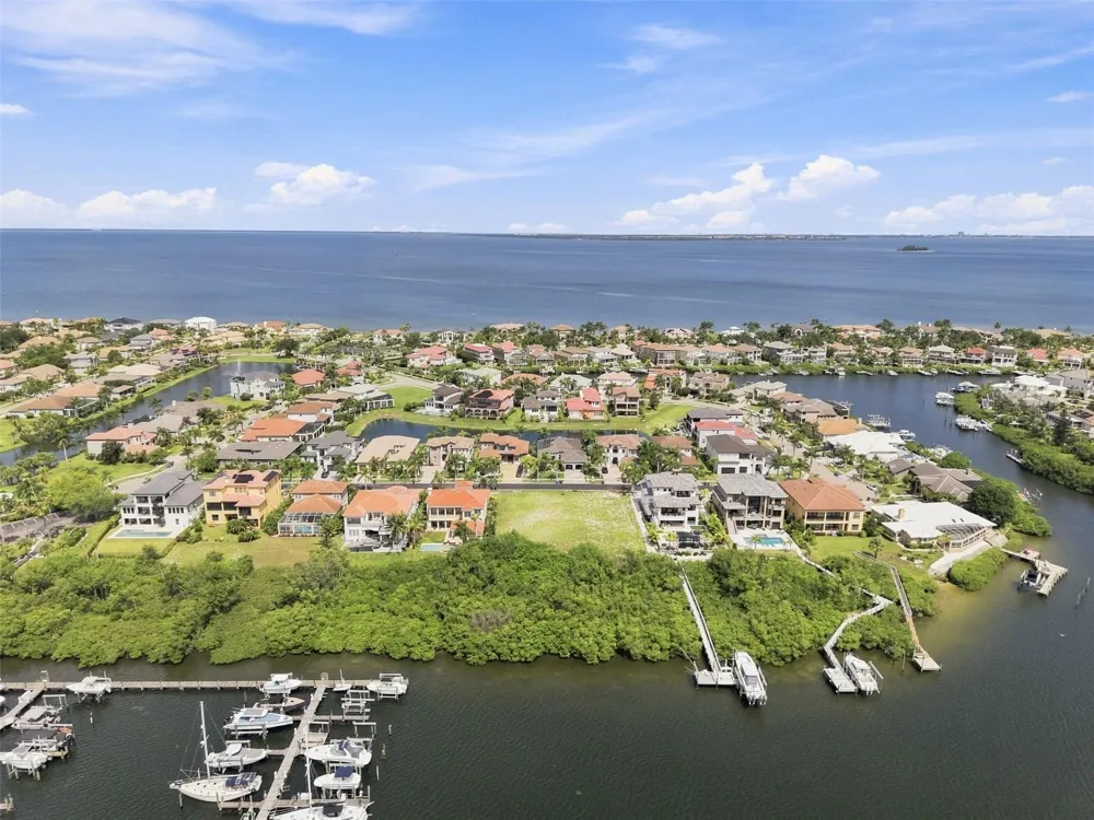 6111 LAGOMAR LANE Apollo Beach, FL 33572