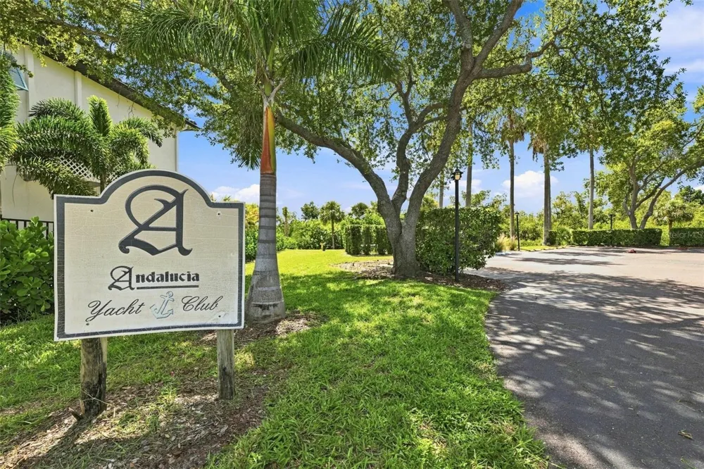6111 LAGOMAR LANE Apollo Beach, FL 33572