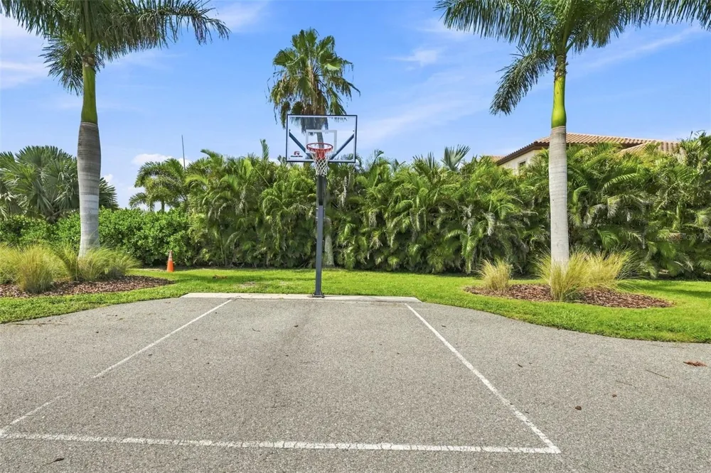 6111 LAGOMAR LANE Apollo Beach, FL 33572