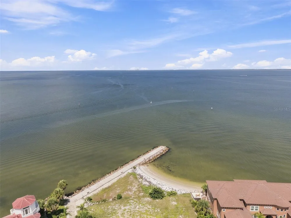 6111 LAGOMAR LANE Apollo Beach, FL 33572