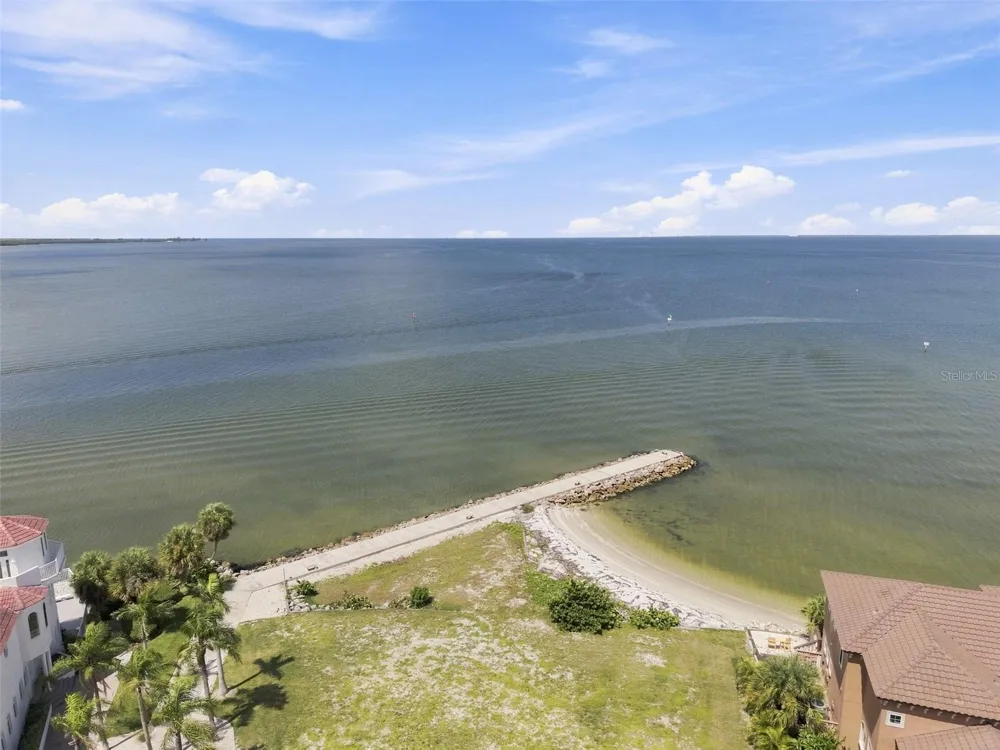 6111 LAGOMAR LANE Apollo Beach, FL 33572