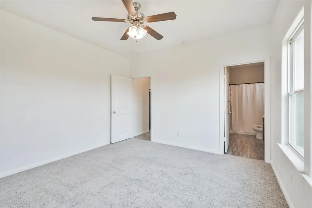 31 Road 5102b Cleveland, TX 77327