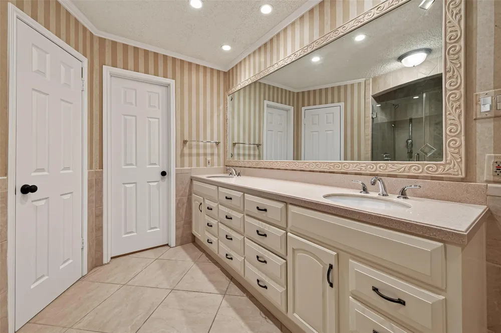 15606 Australia Street Jersey Village, TX 77040