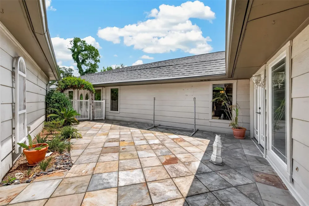 15606 Australia Street Jersey Village, TX 77040