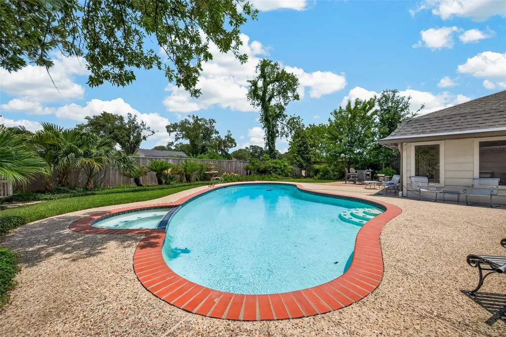 15606 Australia Street Jersey Village, TX 77040