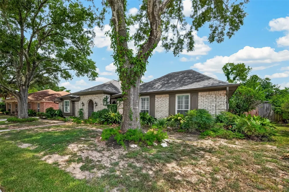 15606 Australia Street Jersey Village, TX 77040