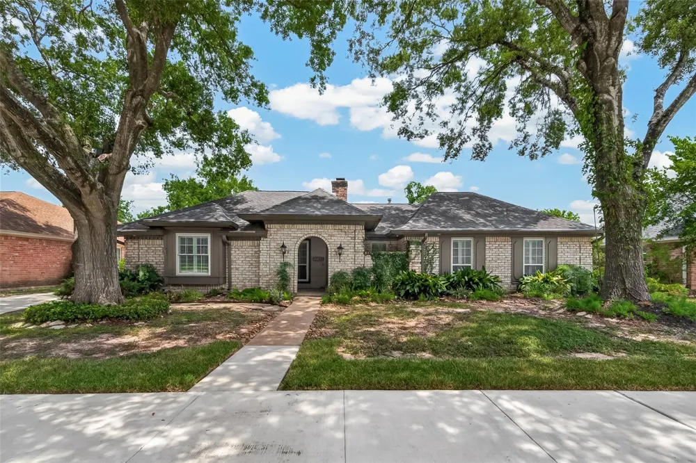 15606 Australia Street Jersey Village, TX 77040