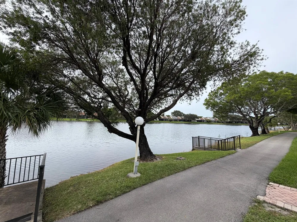 1101 COLONY POINT CIRCLE #506 Pembroke Pines, FL 33026