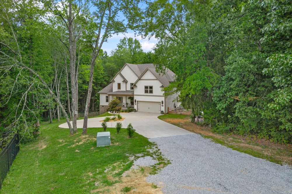 1427 Southside Rd Southside, TN 37171
