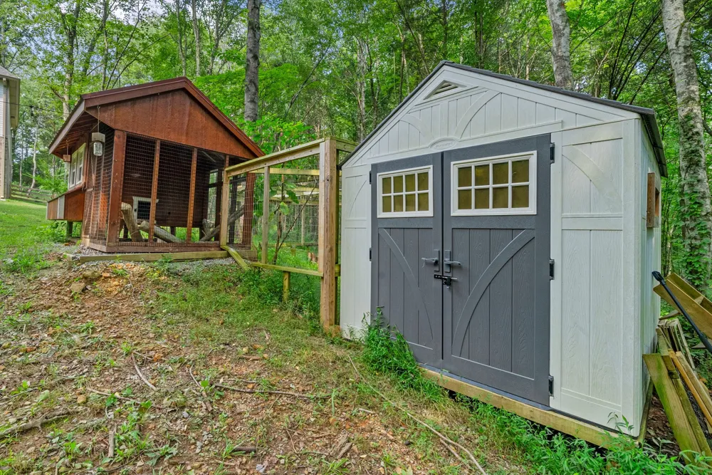 1427 Southside Rd Southside, TN 37171