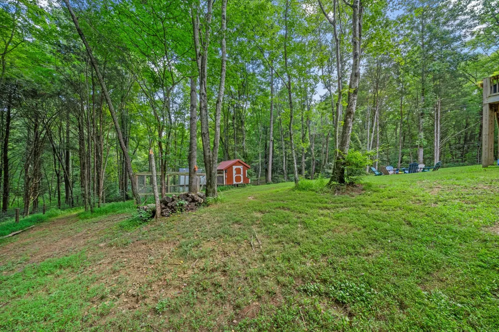 1427 Southside Rd Southside, TN 37171