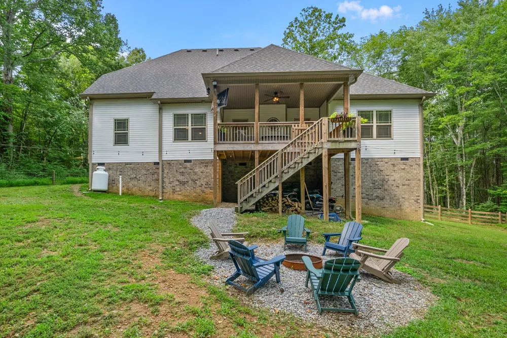 1427 Southside Rd Southside, TN 37171