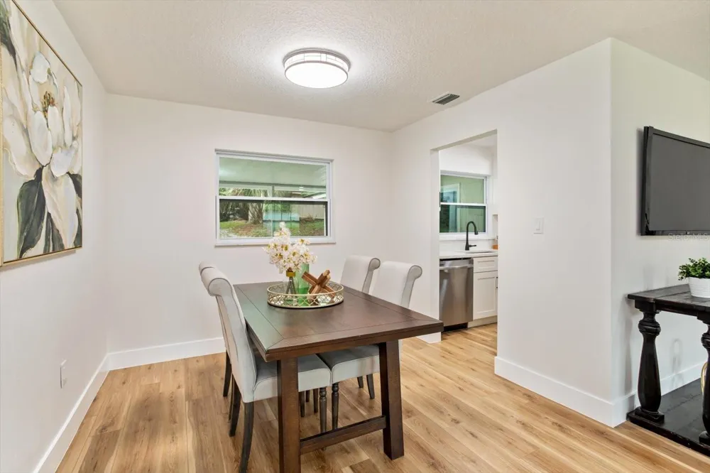 958 ORANGE AVENUE Oviedo, FL 32765