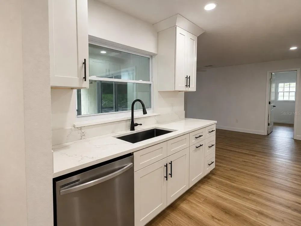 958 ORANGE AVENUE Oviedo, FL 32765
