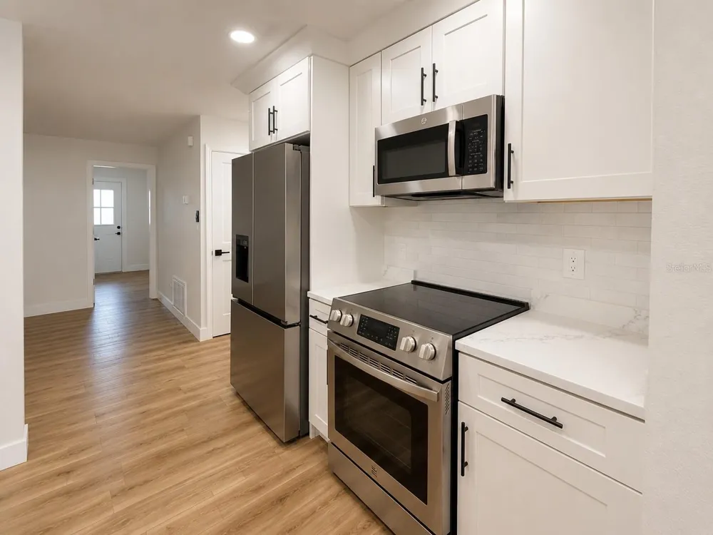 958 ORANGE AVENUE Oviedo, FL 32765