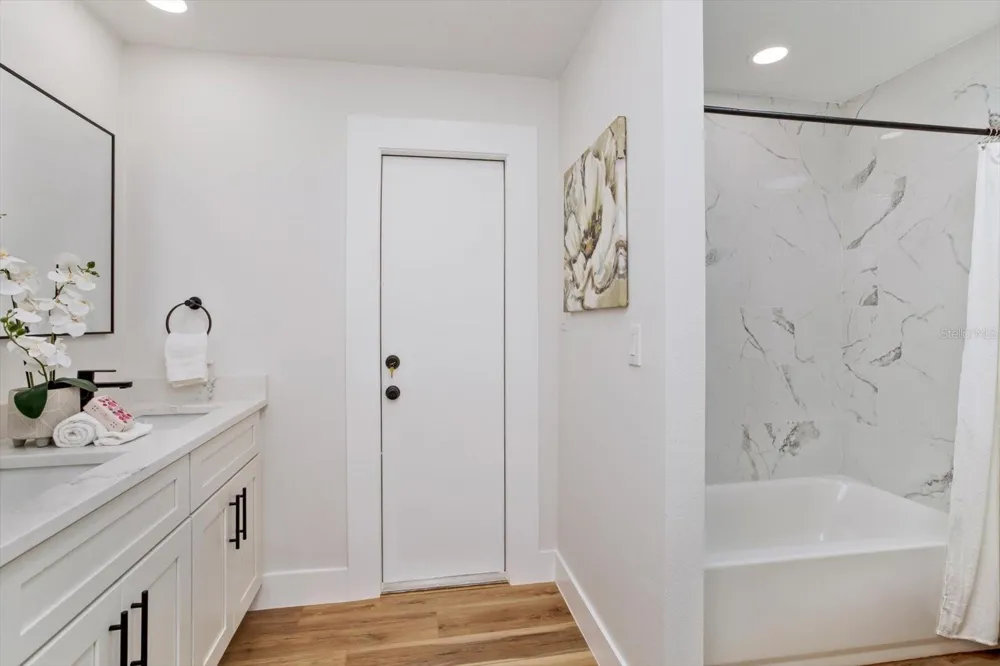958 ORANGE AVENUE Oviedo, FL 32765
