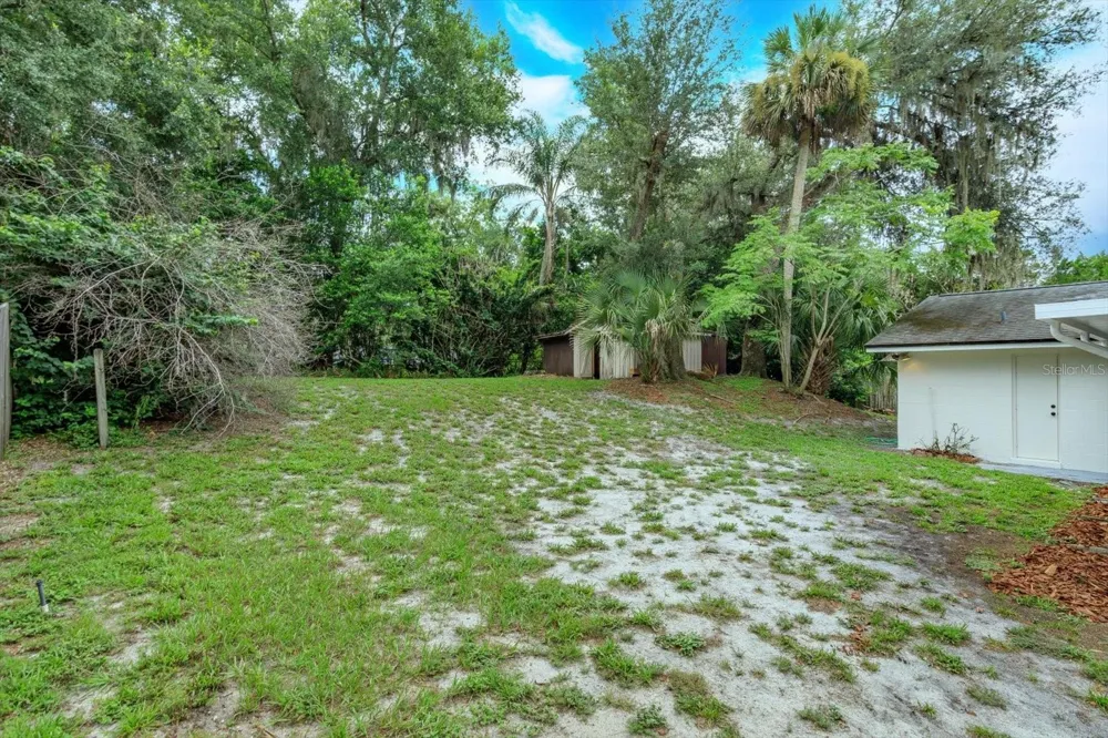 958 ORANGE AVENUE Oviedo, FL 32765