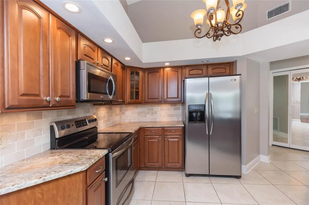 1405 OXFORDSHIRE COURT Brandon, FL 33510