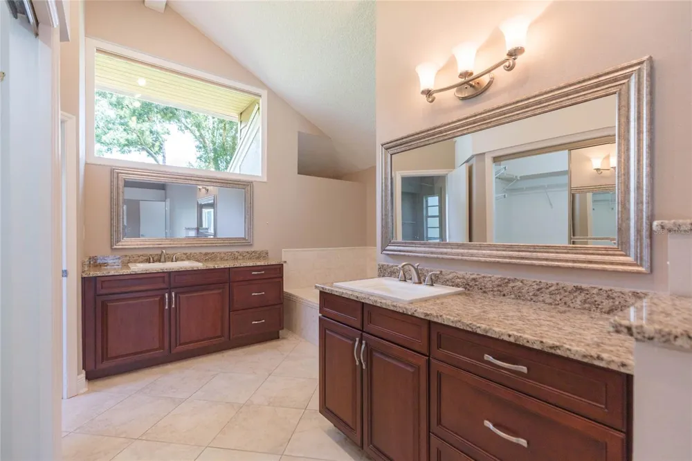 1405 OXFORDSHIRE COURT Brandon, FL 33510