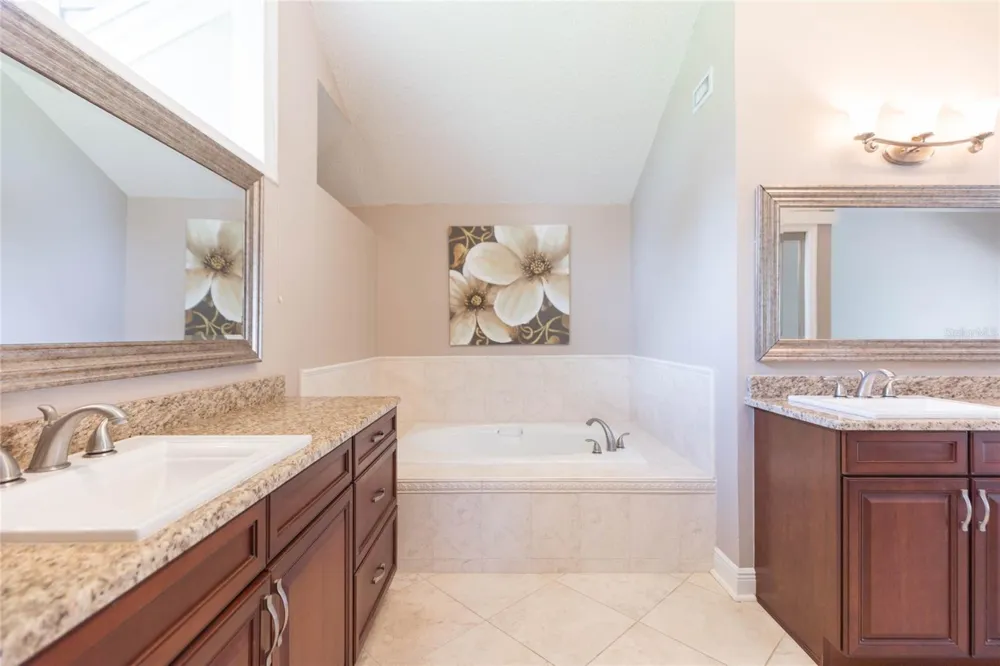 1405 OXFORDSHIRE COURT Brandon, FL 33510