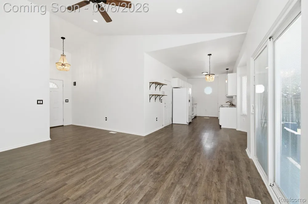 22825 Teppert Avenue Eastpointe City, MI 48021