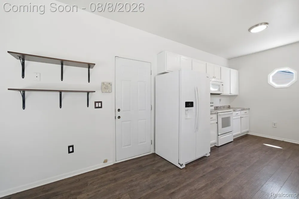22825 Teppert Avenue Eastpointe City, MI 48021