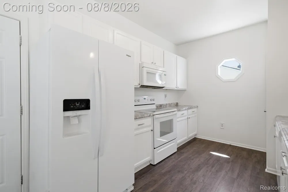 22825 Teppert Avenue Eastpointe City, MI 48021