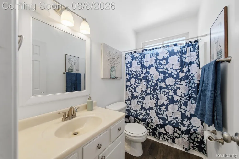 22825 Teppert Avenue Eastpointe City, MI 48021