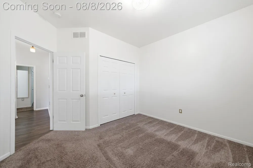 22825 Teppert Avenue Eastpointe City, MI 48021