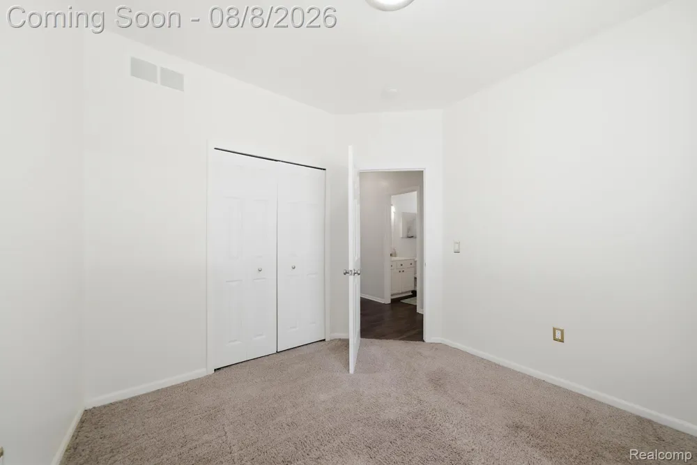 22825 Teppert Avenue Eastpointe City, MI 48021