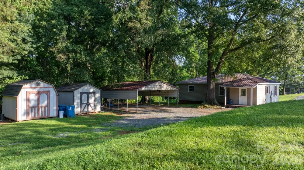 708 E Klutz Street Maiden, NC 28650
