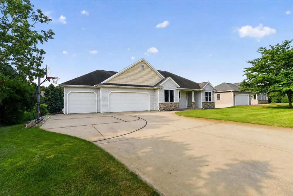 8444 Doe Avenue Galesburg, MI 49053