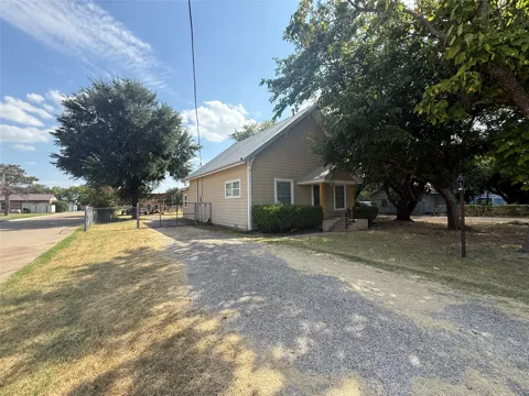 1009 W 7th Street