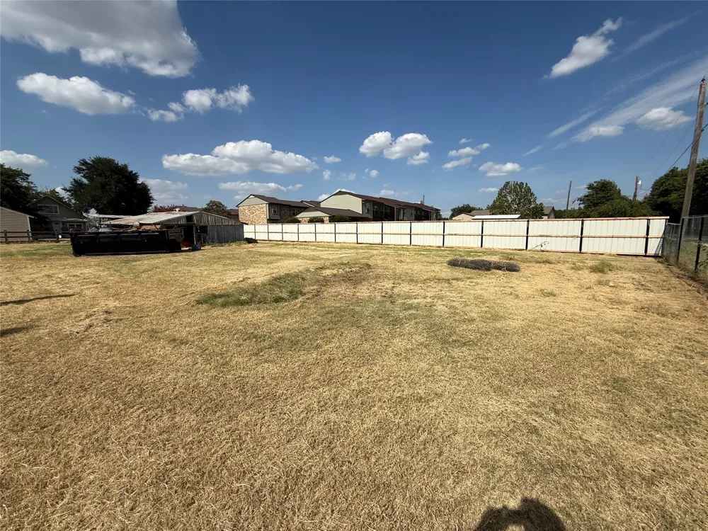1009 W 7th Street Justin, TX 76247